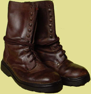 Foto de los borcegu&iacute;es argentinos empleados en el Conflicto del Atl&aacute;ntico Sur - Fuente: Daniel G. Gionco