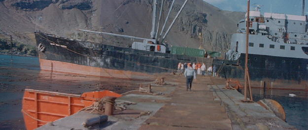 Foto del ARA Bah&iacute;a Buen Suceso en Puerto Leith - Fuente: Ricardo Burzaco