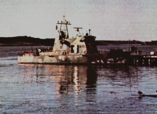 Foto del GC83 Río Iguazú en Puerto Argentino durante la guerra de 1982 - Fuente: Chacho Rodríguez Muñoz