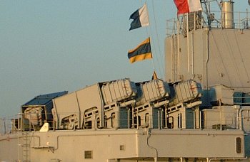 Foto de unidades contenedor-lanzador de misiles Exocet MM-38 en un buque - Fuente: Net Marine