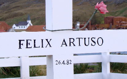 Foto del sepulcro de F. Artuso en Grytviken - Fuente: Alfredo Lo Balbo