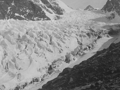 Foto de un glaciar de la isla San Pedro - Fuente: B.C.R.A. - Biblioteca Tornquist
