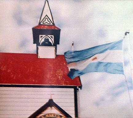 Foto de la Iglesia Cat&oacute;lica Santa Mar&iacute;a de Puerto Argentino (Isla Soledad) - Fuente: Museo Naval de la Naci&oacute;n