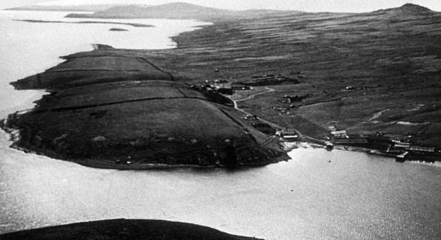 Foto de Puerto San Carlos visto desde el aire - Fuente: Mart&iacute;n Cleaver