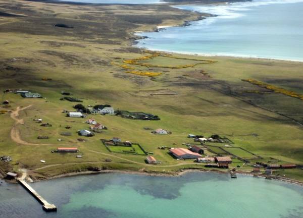Foto de la isla de Borb&oacute;n (Pebble island) - Fuente: Simon Rouse