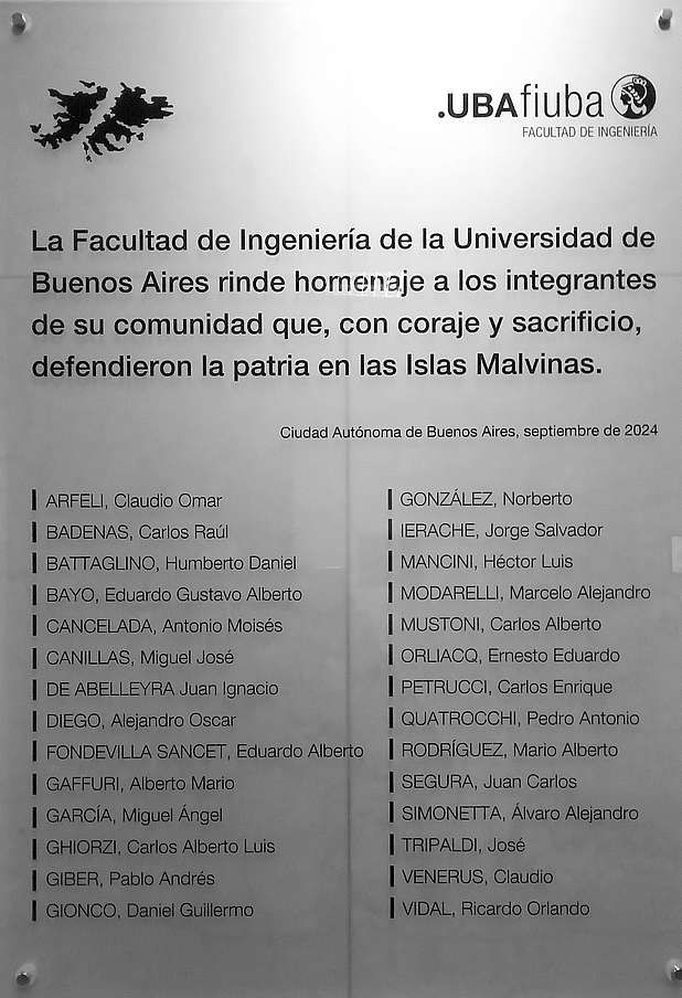 Foto de la placa evocativa de los ex combatientes de la FIUBA, ubicada en la Sede Paseo Col&oacute;n de la instituci&oacute;n - Fuente: Oscar Pugliese