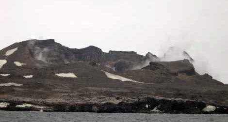 Foto de la isla Bellingshausen (Grupo Thule del Sur) - Fuente: Hugues Delignières