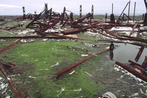 Foto de los restos de la base Corbeta Uruguay (Islas Sandwich del Sur)- Fuente: George Fremin III